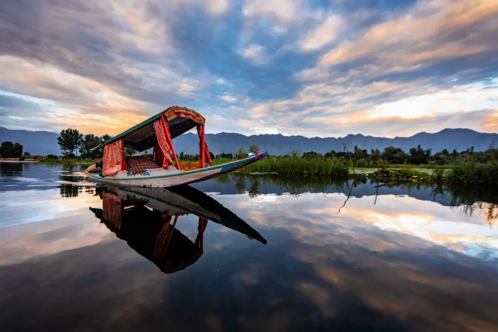 A Serene Sojourn: Top 7 Must-Visit Destinations in Kashmir