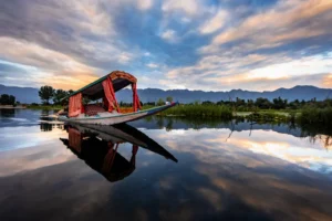 Read more about the article A Serene Sojourn: Top 7 Must-Visit Destinations in Kashmir