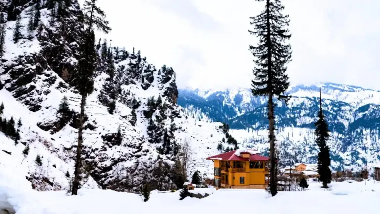Read more about the article Unforgettable Manali Winter Vacation: Places to Explore in Your Long-Term Winter Getaway 2025