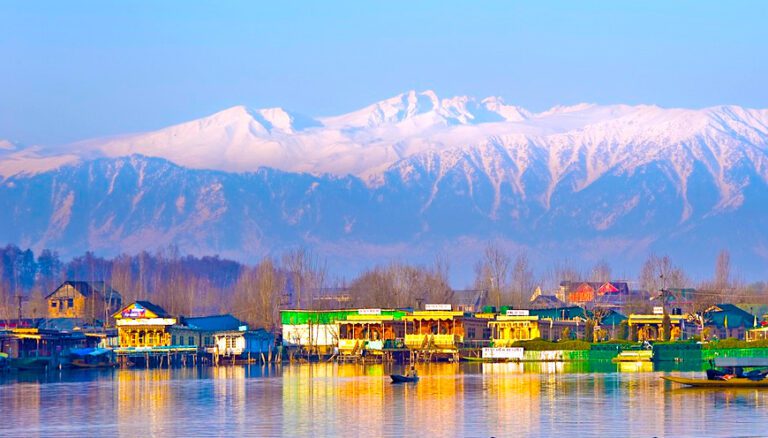 Read more about the article How to Plan a Delhi to Kashmir Trip in Winter: Your Ultimate Guide